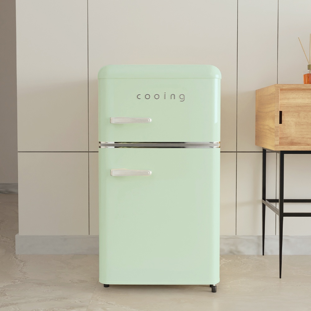 “쿠잉 레트로 미니냉장고 REF-D85” 신혼 필수템, 어떤 매력이 있을까?